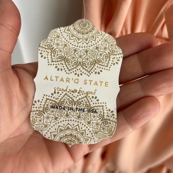 Altar ‘D State Dress - Picture 5 of 8